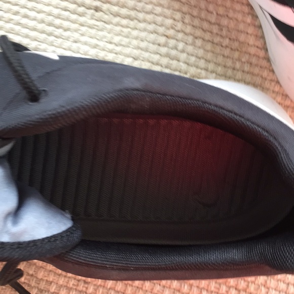 NWOT Nike shoes - Picture 7 of 9